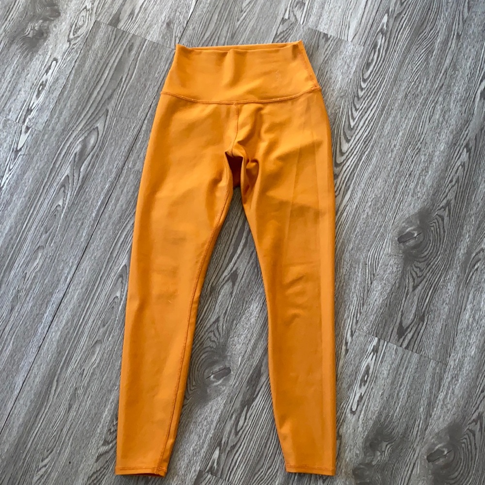 Marigold Alo Yoga Airlift leggings